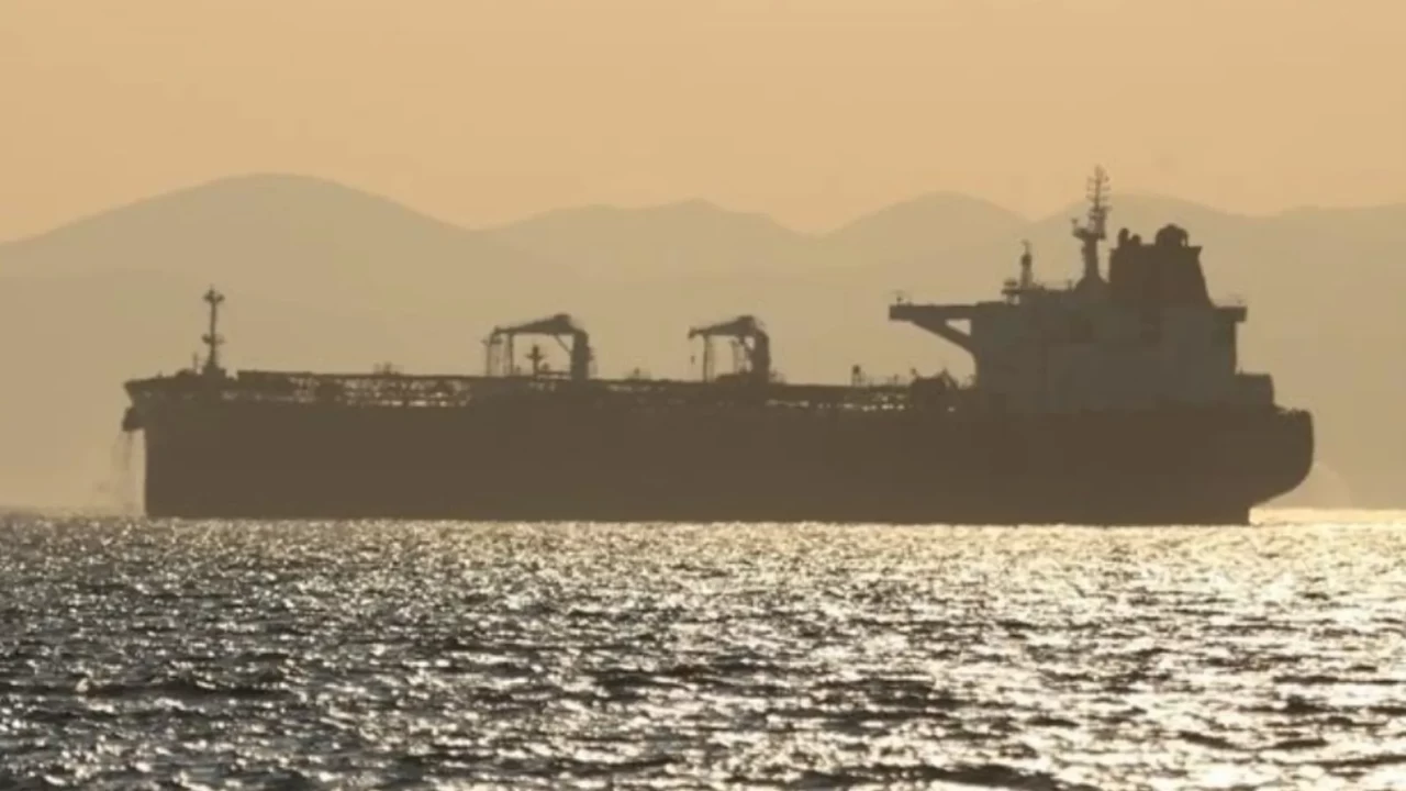 ABD’den Karayipler’de tanker baskını: 'Hayalet filo'ya el konuldu!