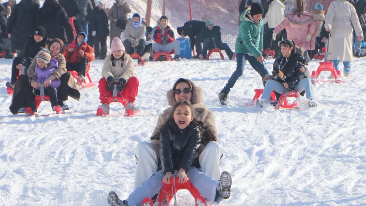 Sömestir tatilinde Palandöken'de adım atacak yer kalmadı!