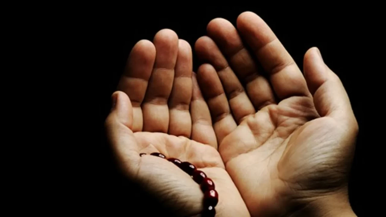 Peygamberimiz'in  Gece okuyana yeter  dediği dua: Amenerrasulü meali ve önemi