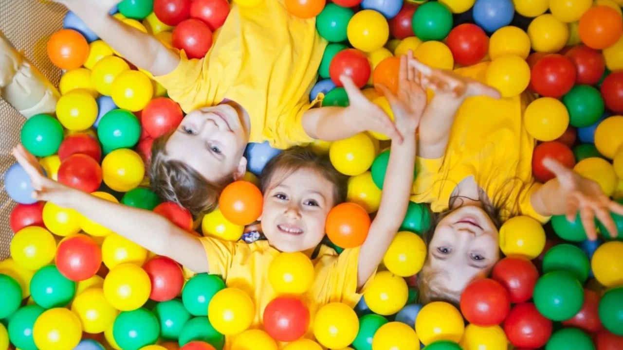 Sadece eğlence değil, bir ihtiyaç! Oyun çocuğun  dili , oyuncaklar ise  kelimeleridir