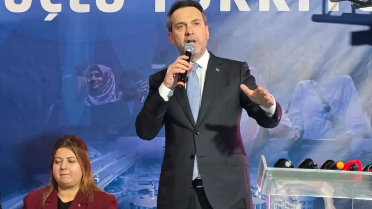 Bakan Bayraktar duyurdu: 2026'da 8 milyon hane kendi doğal gazımızla ısınacak