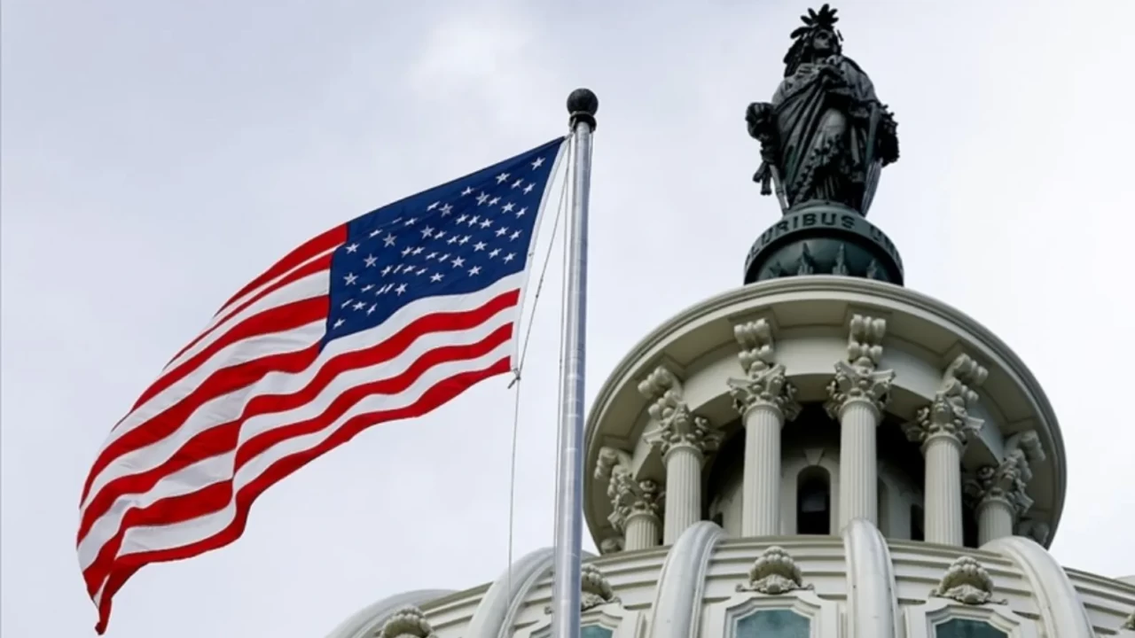 ABD'de hükümet yine kapandı: Federal kurumlarda harcama yetkisi sona erdi!