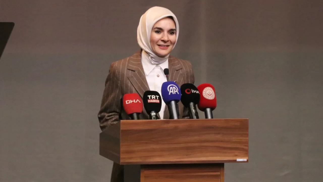 Bakan Göktaş: 'Aile ve nüfus yapımızdaki gidişatı tersine çevireceğiz'