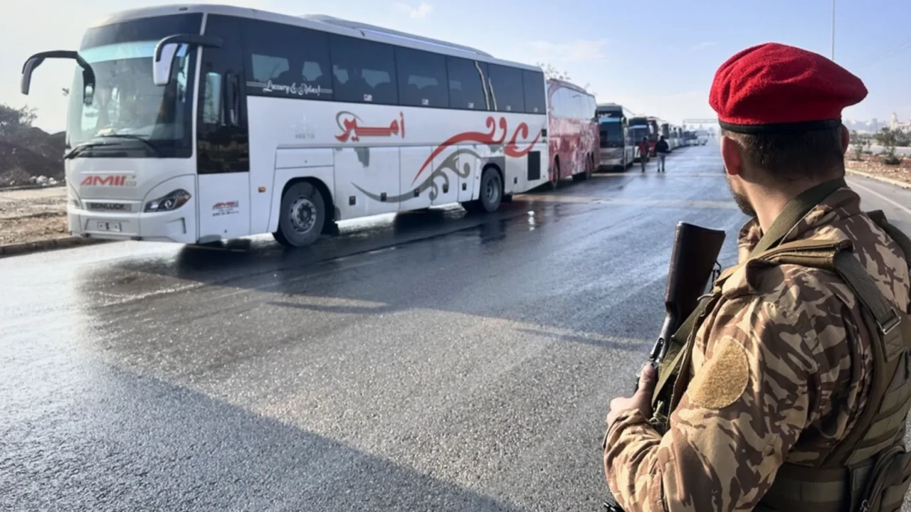 Halep’te SDG’li teröristler tahliye edildi: Şeyh Maksud’dan otobüslerle çıkarıldılar