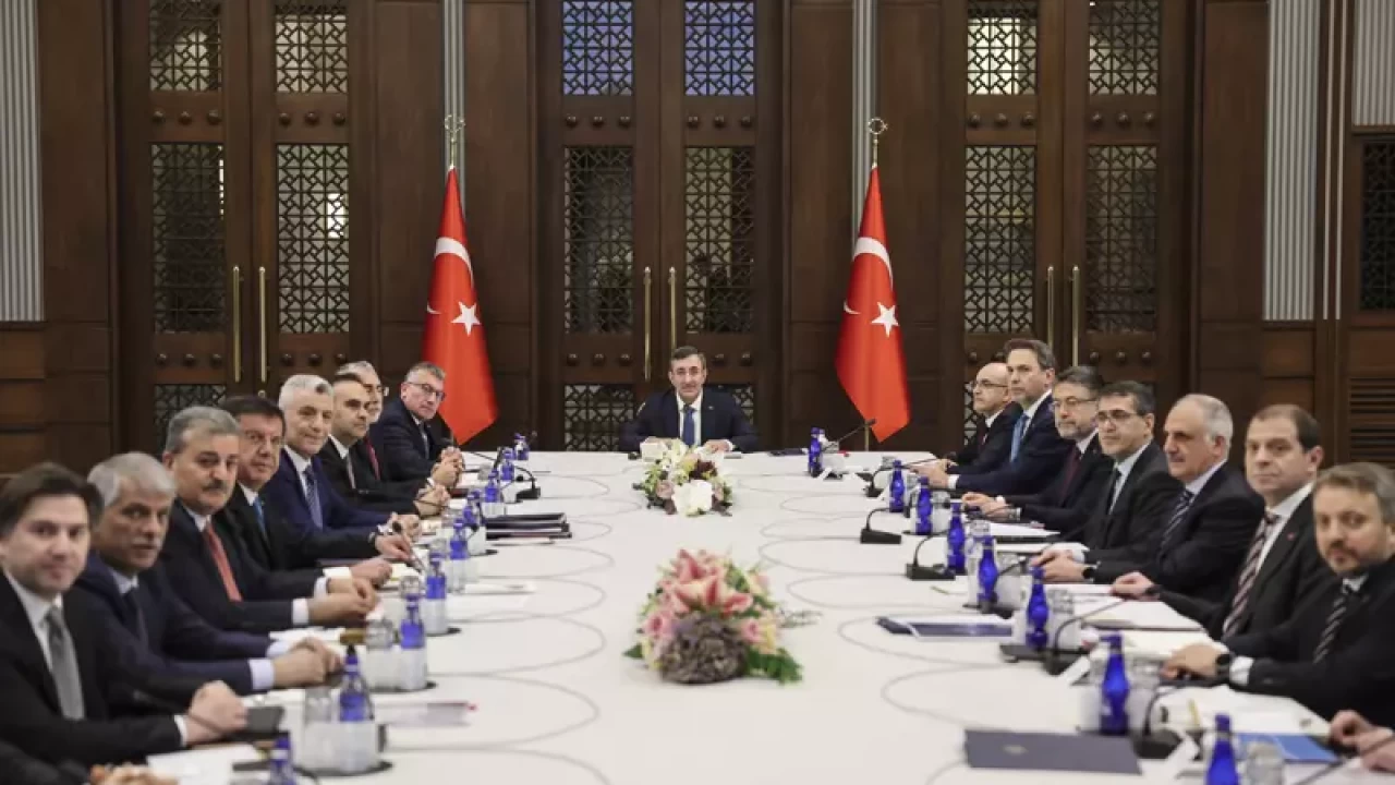 Cumhurbaşkanlığı Külliyesi’nde kritik toplantı: Ekonomi, lojistik ve enerji masada