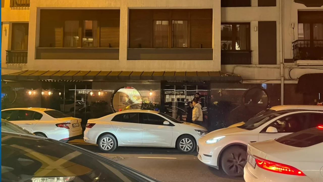 Beşiktaş’ta gece operasyonu! Jandarma otele baskın yaptı