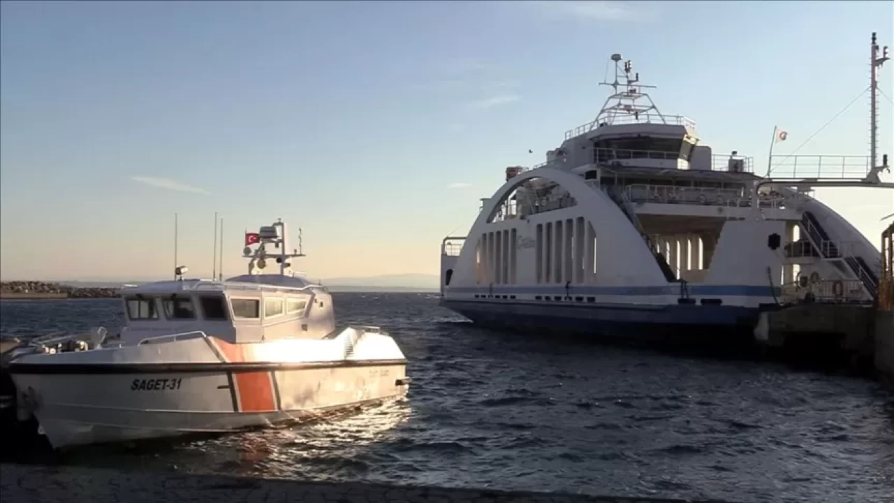 Bozcaada ve Gökçeada'ya bazı feribot seferleri iptal edildi