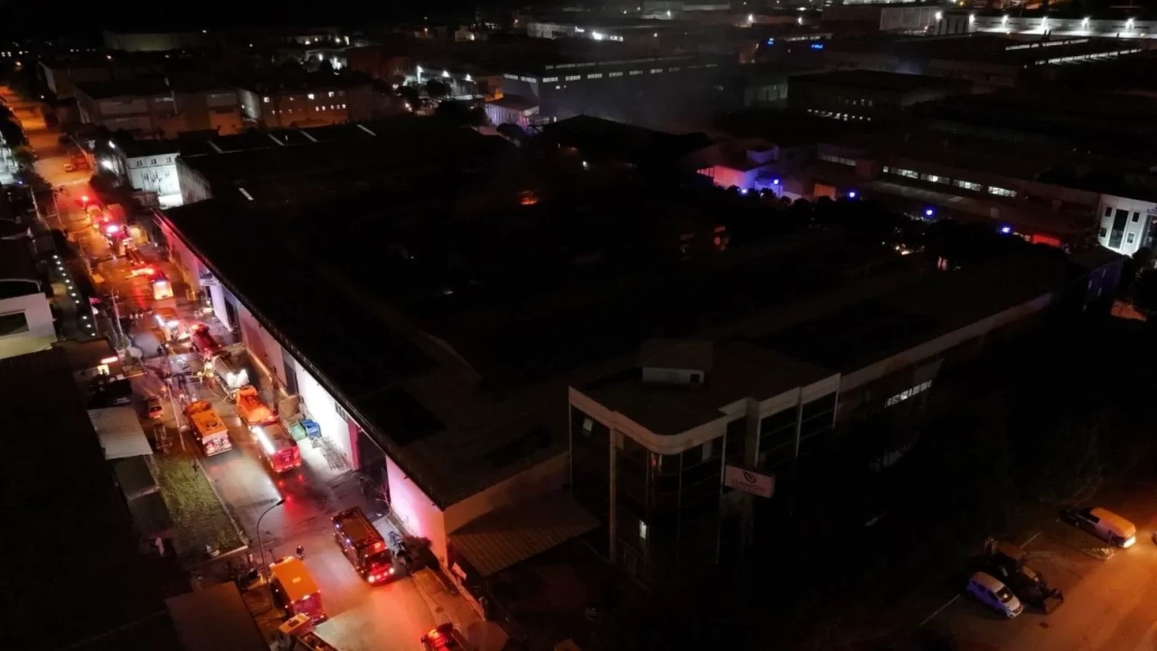 Bursa'da fabrika yangını son dakika: Üretim tesisi kullanılamaz hale geldi