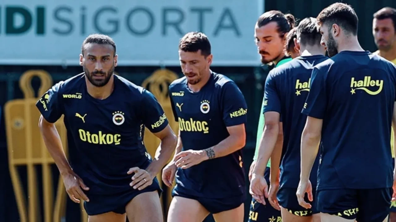 Fenerbahçe'nin 2 futbolcusu daha Kasımpaşa yolunda!