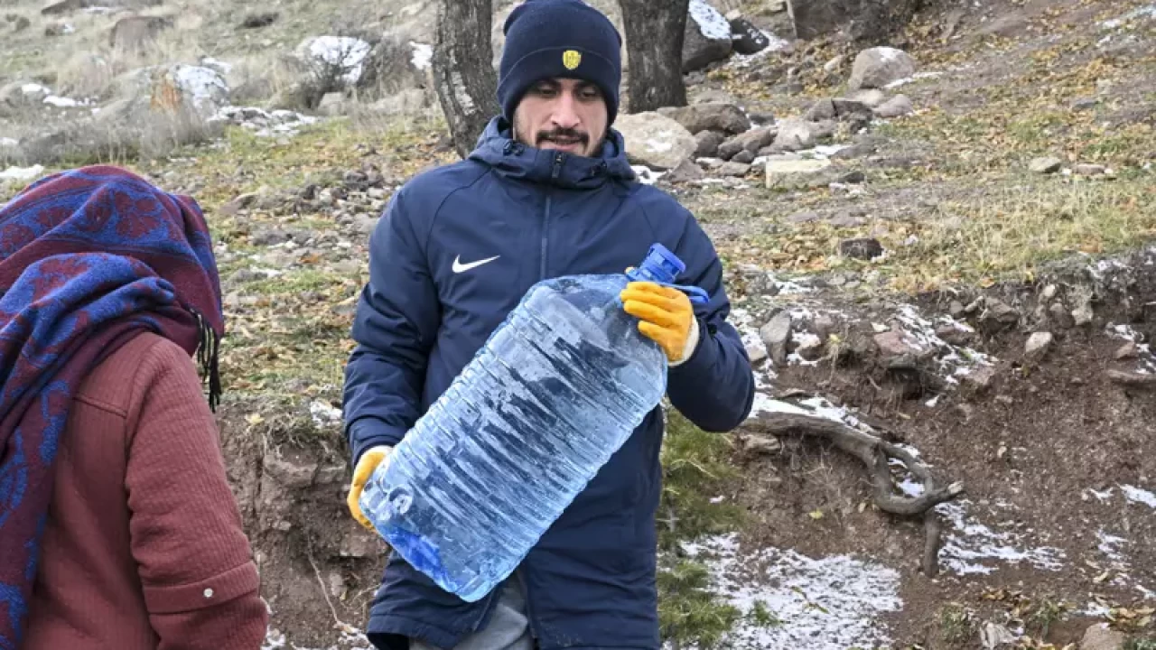 Su kesintileri isyan ettirdi: bidonlarla su kuyruğu