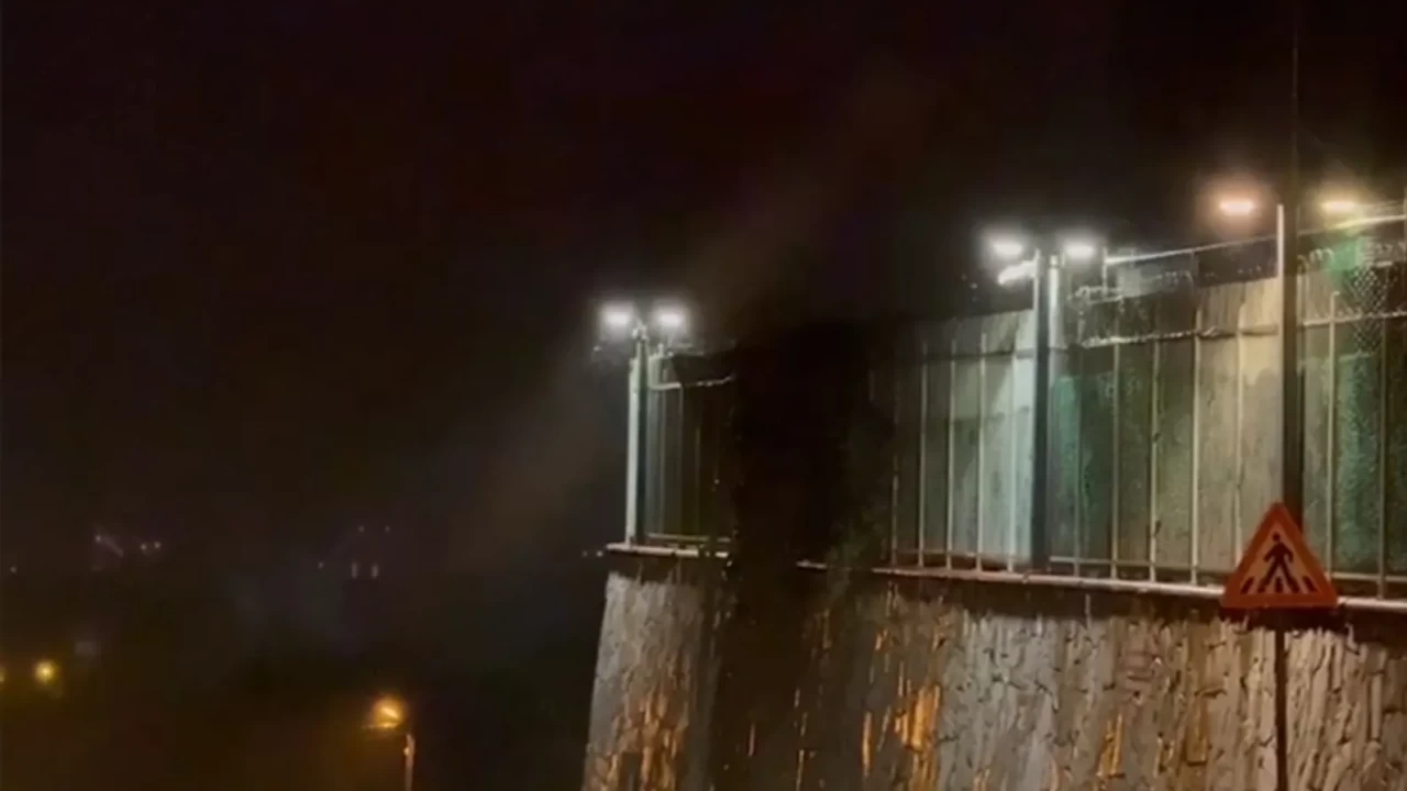 Kar geri döndü! İstanbul'un bazı ilçelerinde kar yağışı etkili olmaya başladı