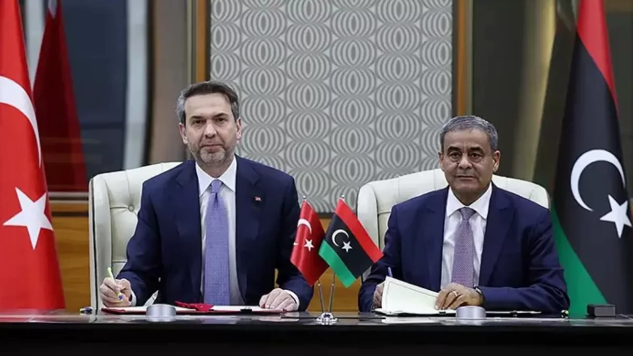 Bakan Bayraktar'dan petrol ve doğal gaz çalışmalarına ilişkin açıklama: Dünyanın farklı bölgelerinde daha aktif olmayı hedefliyoruz