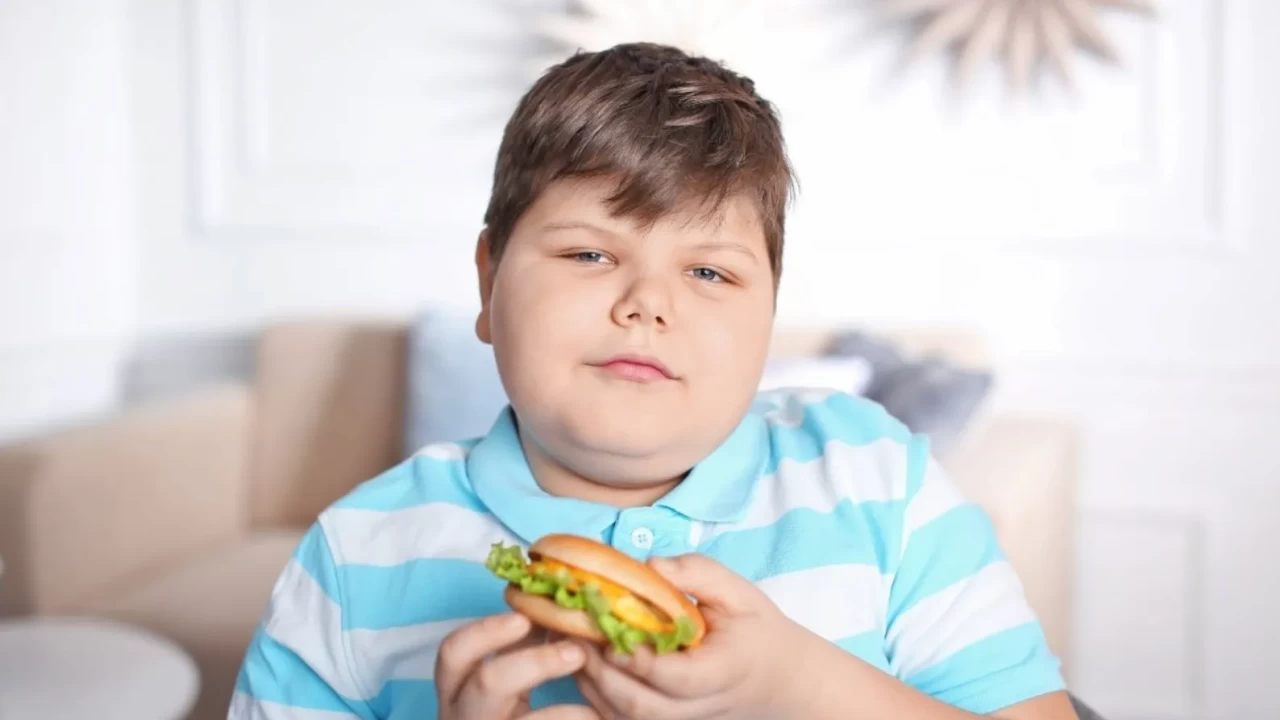 Geleceğimiz tehlikede: Çocuk ve ergenlerin 10’da 1’i obezite ile savaşıyor!