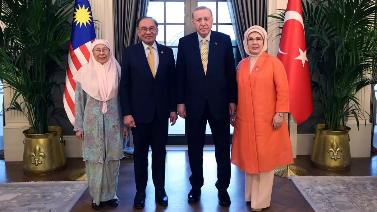 Cumhurbaşkanı Erdoğan, Malezya Başbakanı İbrahim'i kabul etti