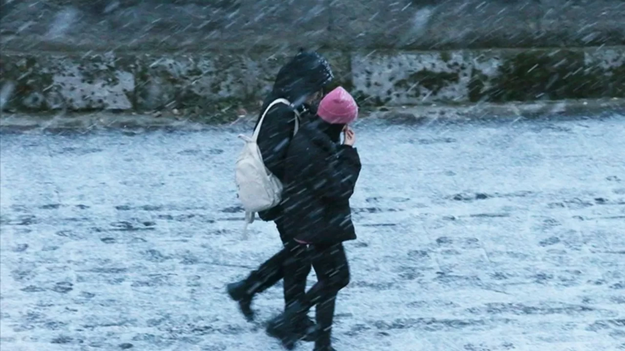 2 Ocak Cuma okullar tatil mi? Hangi illerde okullar tatil edildi? İşte 2 Ocak 2026 il il kar tatili listesi