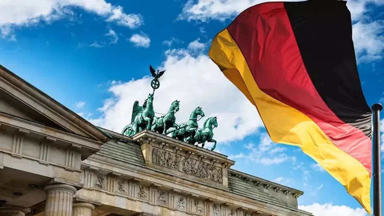 Almanya'dan ABD uyarısı: Göçmen operasyonlarında şiddet riski