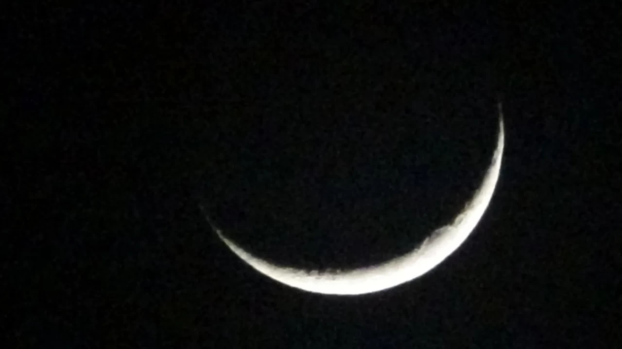 Van’da 2026’nın ilk hilal ay görsel şölen sundu