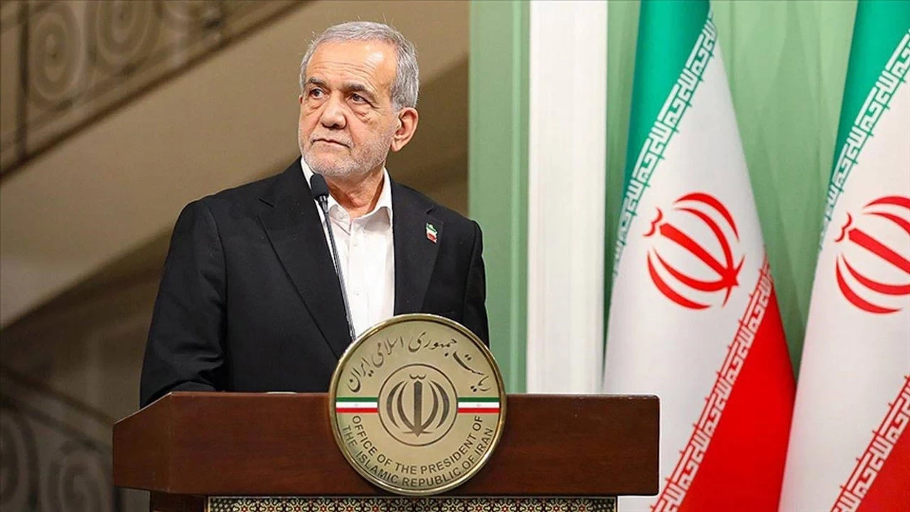 Pezeşkiyan’dan dikkat çeken mesaj: Halka karşı tutumumuzu değiştirmeliyiz