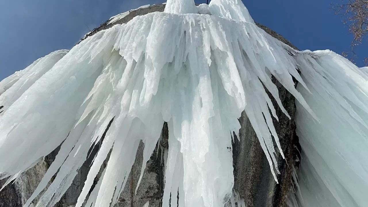 Ağrı’da dondurucu soğuk: Nehirler buz tuttu, araçlar dondu