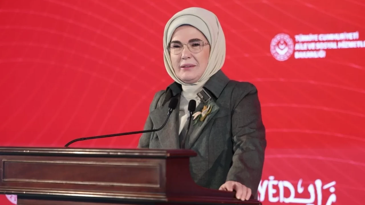 Emine Erdoğan'dan duygusal açılış: Çocuklarımız sevgiyle büyüyecek!