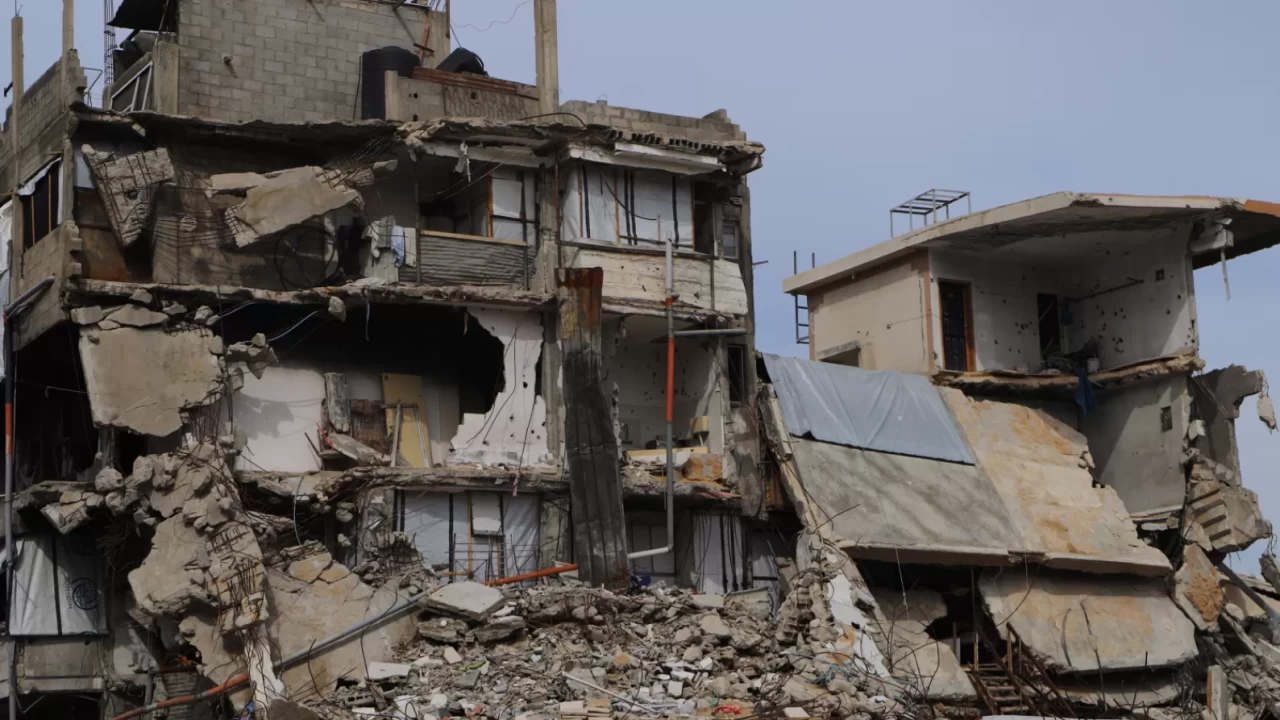 İsrail uçakları Gazze'de bomba yağdırdı: 7'si aynı aileden 11 kişi katledildi!