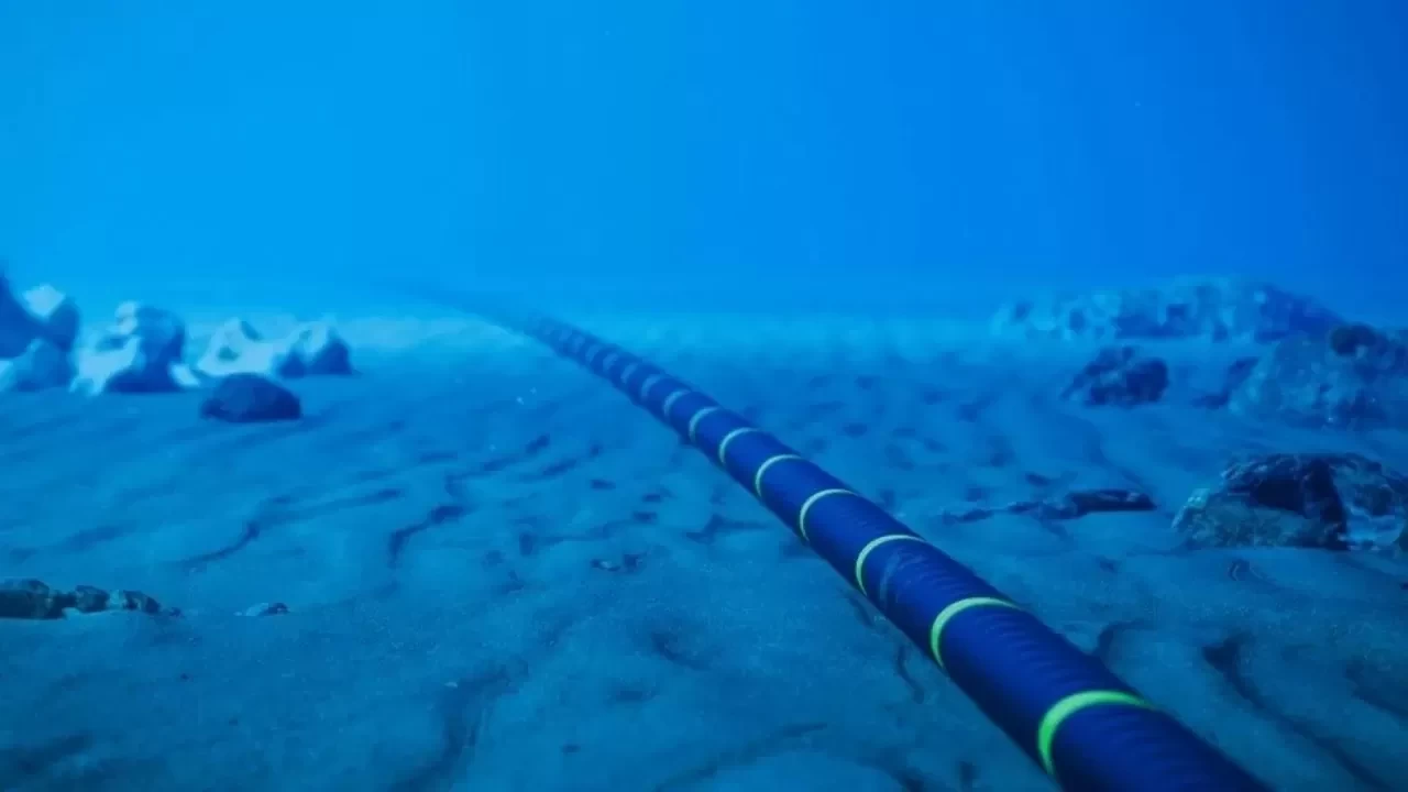 Baltık Denizi’nde alarm: Letonya’da telekomünikasyon kablosu zarar gördü