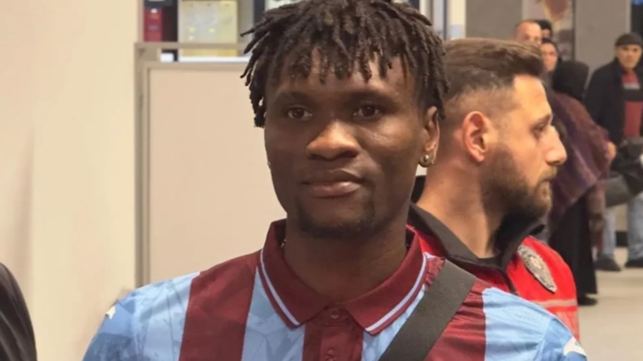 Trabzonspor’un yeni transferi Nwaiwu Trabzon’da: Bu ailenin parçası olmak gurur verici