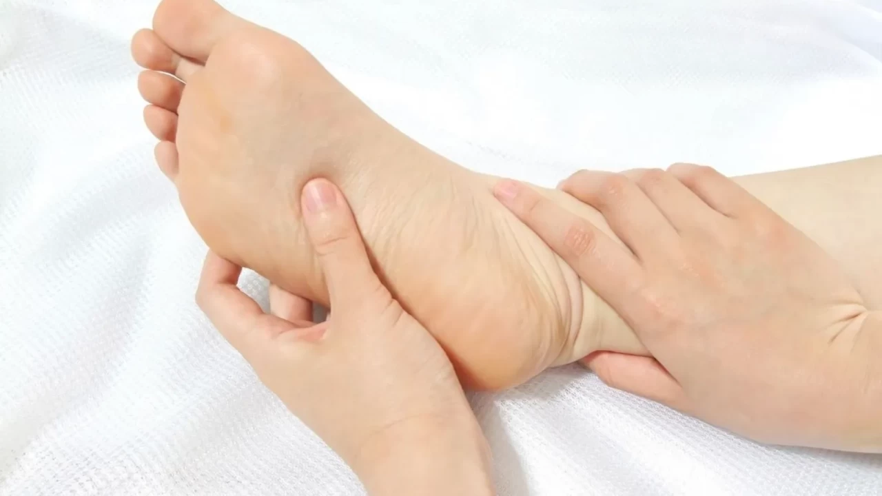 Masabaşı çalışanlara 5 dakikalık mucize! 2 bin yıllık yöntemle bel ve boyun ağrısına son