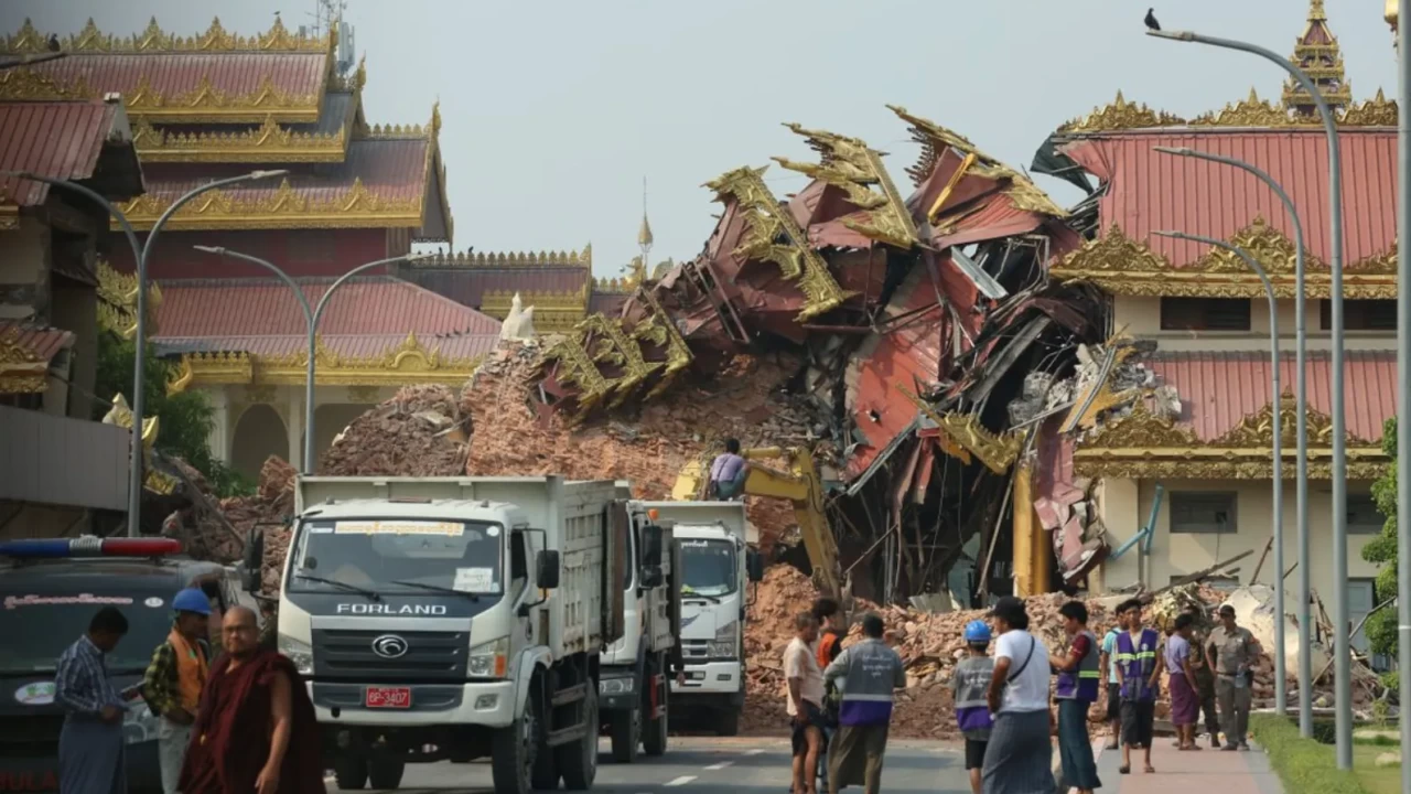 Darbenin 5. yılında Myanmar kan ağlıyor: 5 milyon insan yerinden edildi