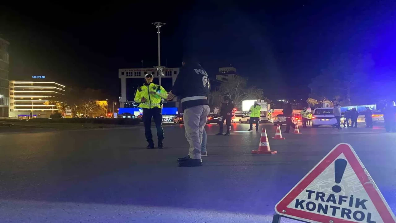 İzmir’de yılbaşı gecesi sıkı denetim! Polis, jandarma ve sahil güvenlik sahada