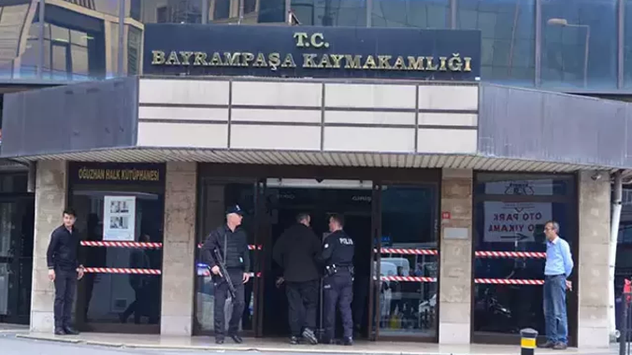 Bayrampaşa Kaymakamlığı'nda yangın: Vatandaşlar tahliye edildi
