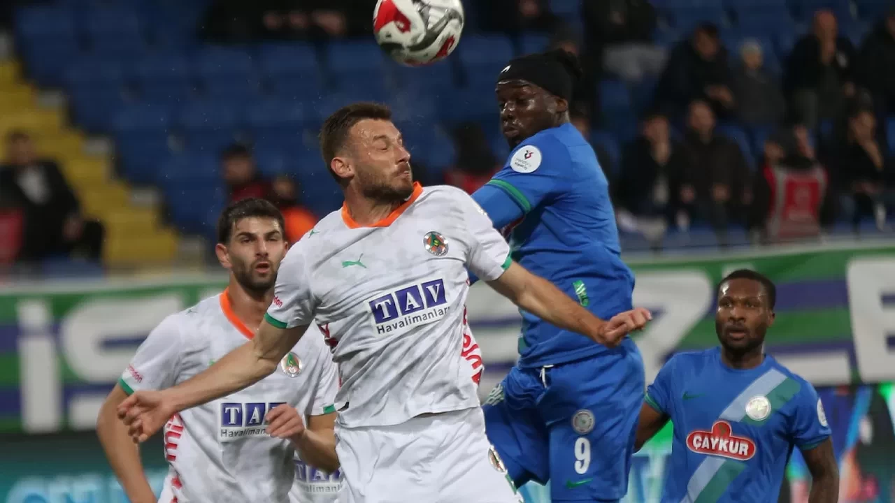 Rize'de kazanan çıkmadı | Ç. Rizespor 1-1 Alanyaspor