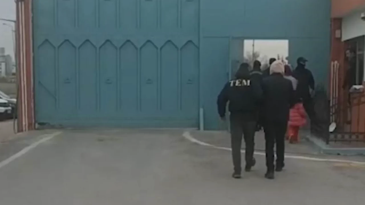 Fetöcü sahte kimlikle izini kaybettirecekti: Yakalandı