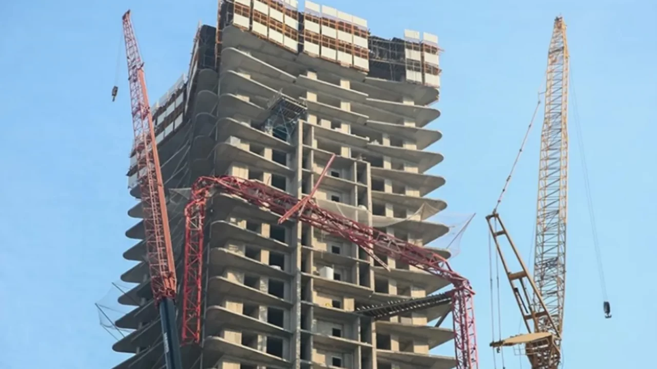 Düzce’de iş kazası: Devrilen vincin operatörü hayatını kaybetti!