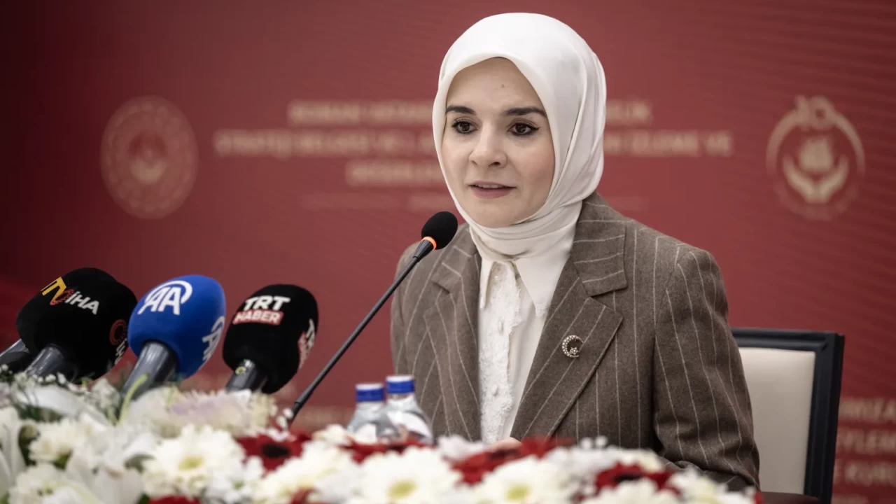 Bakan Göktaş müjdeyi duyurdu: Roman vatandaşlar için yeni 'Eylem Planı' devrede!