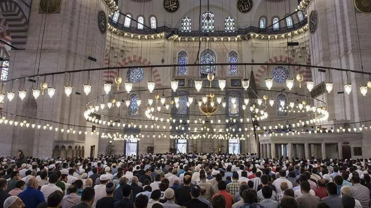 Miraç Kandili’ne özel namaz! 12 rekat nafile namazı nasıl kılınır?