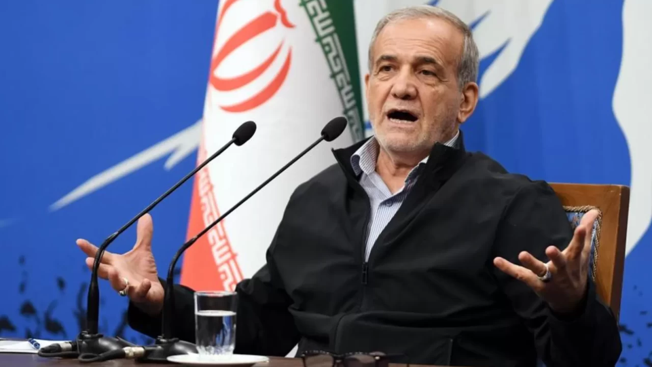 Pezeşkiyan’dan ABD'ye sert mesaj: 'Hamaney’e saldırı, İran halkıyla savaş demektir'