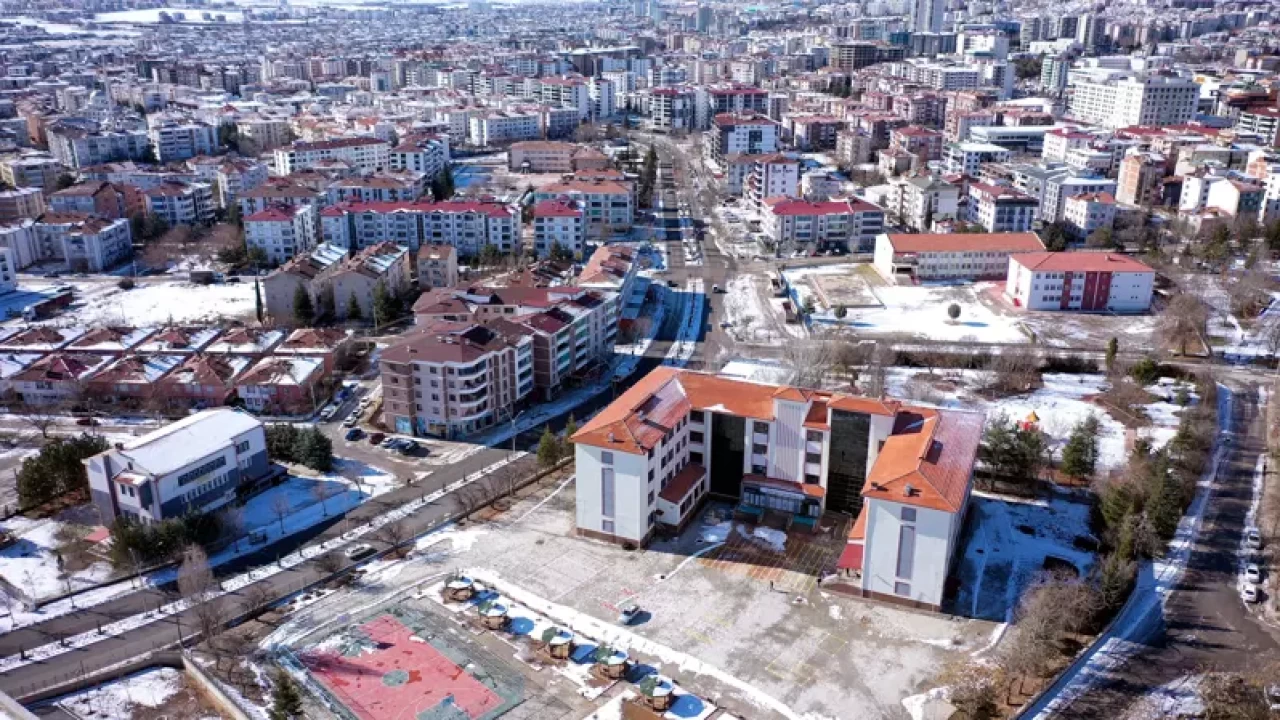 Elazığ’da deprem sonrası eğitim seferberliği: 69 okul yeniden eğitime açıldı