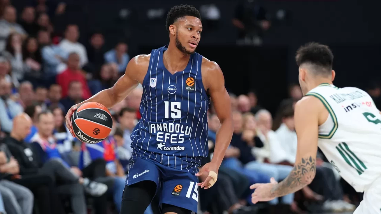 Anadolu Efes, Baskonia ile kritik maça çıkıyor! Kötü seriyi sonlandırabilecek mi?