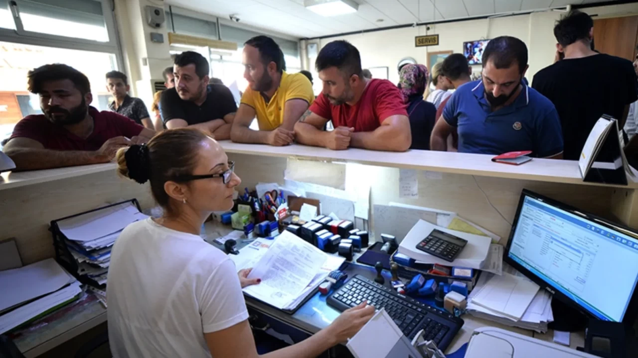 Noter çalışma saatleri 2026: Noterler kaçta açılıyor, kaçta kapanıyor güncel? Hafta içi ve hafta sonu 2026 noter çalışma saatleri ve nöbetçi noter listesi! Öğle arası saati ve cumartesi çalışma detayları