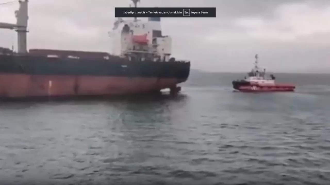 Üsküdar açıklarında arızalanan 'Nota App' yük gemisi, güvenli bölgeye demirledi!