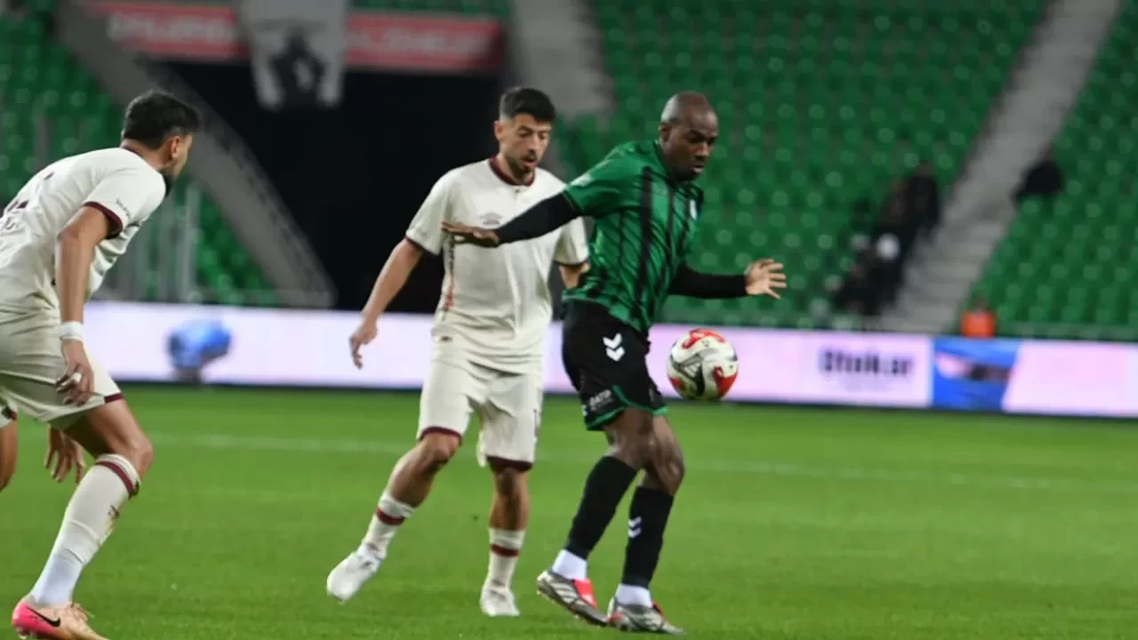 Sakarya'da kazanan çıkmadı puanlar paylaşıldı | Sakaryaspor 1-1 Bandırmaspor