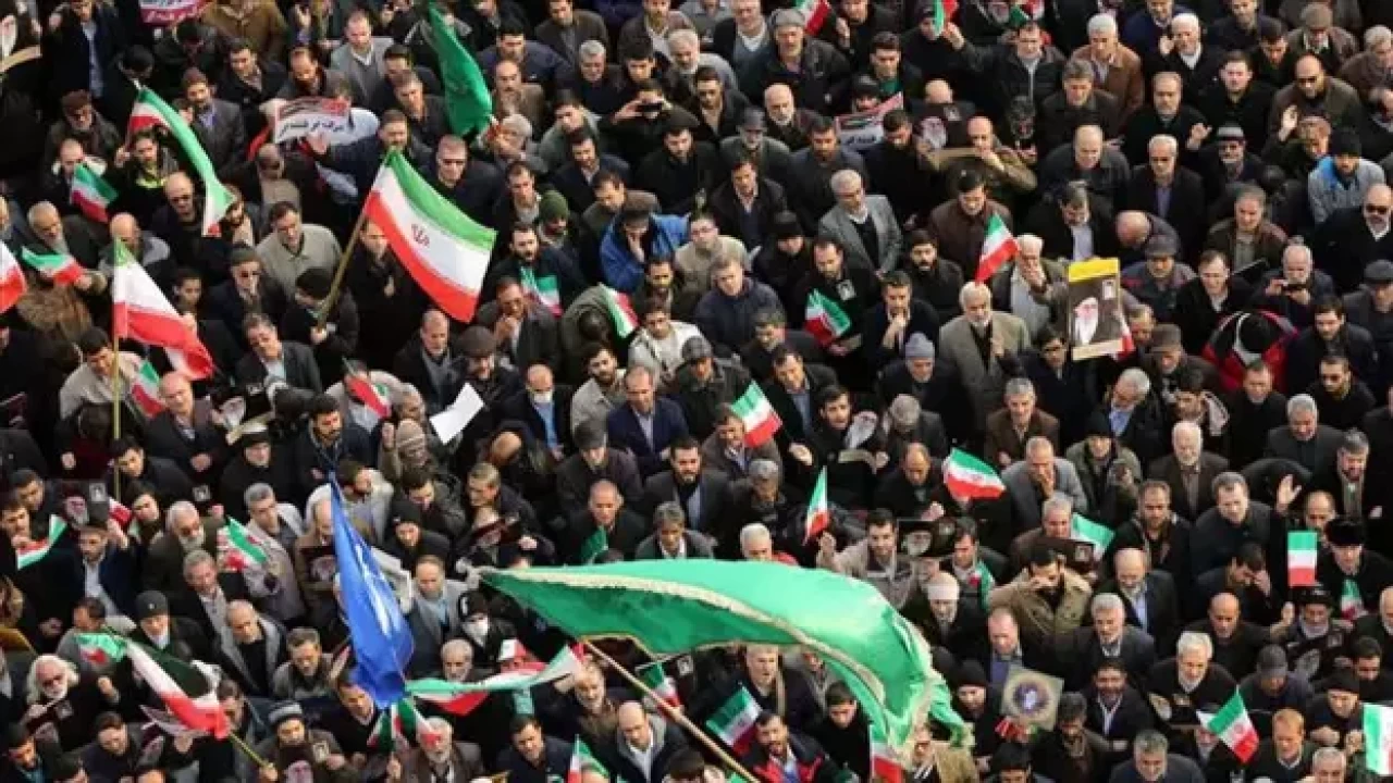 İran'daki protestolarda can kaybı 4 bin 902'ye çıktı