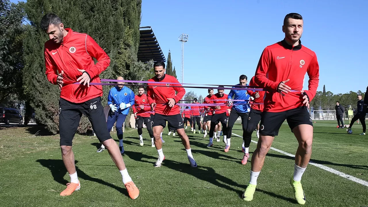 Gençlerbirliği ikinci yarı hazırlıklarına Antalya kampında başladı