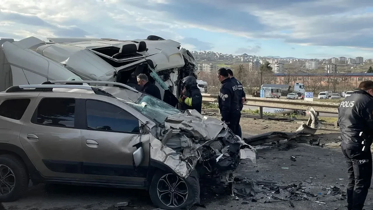 Samsun'da çevre yolunda feci kaza: Yaralılar var
