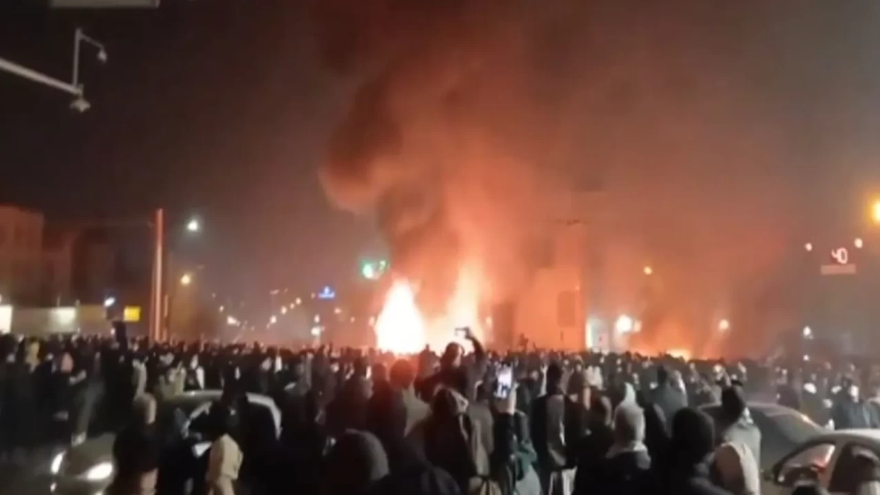 İran'daki eylemlerde hayatını kaybedenlerin sayısı 2 bin 550’ye yükseldi