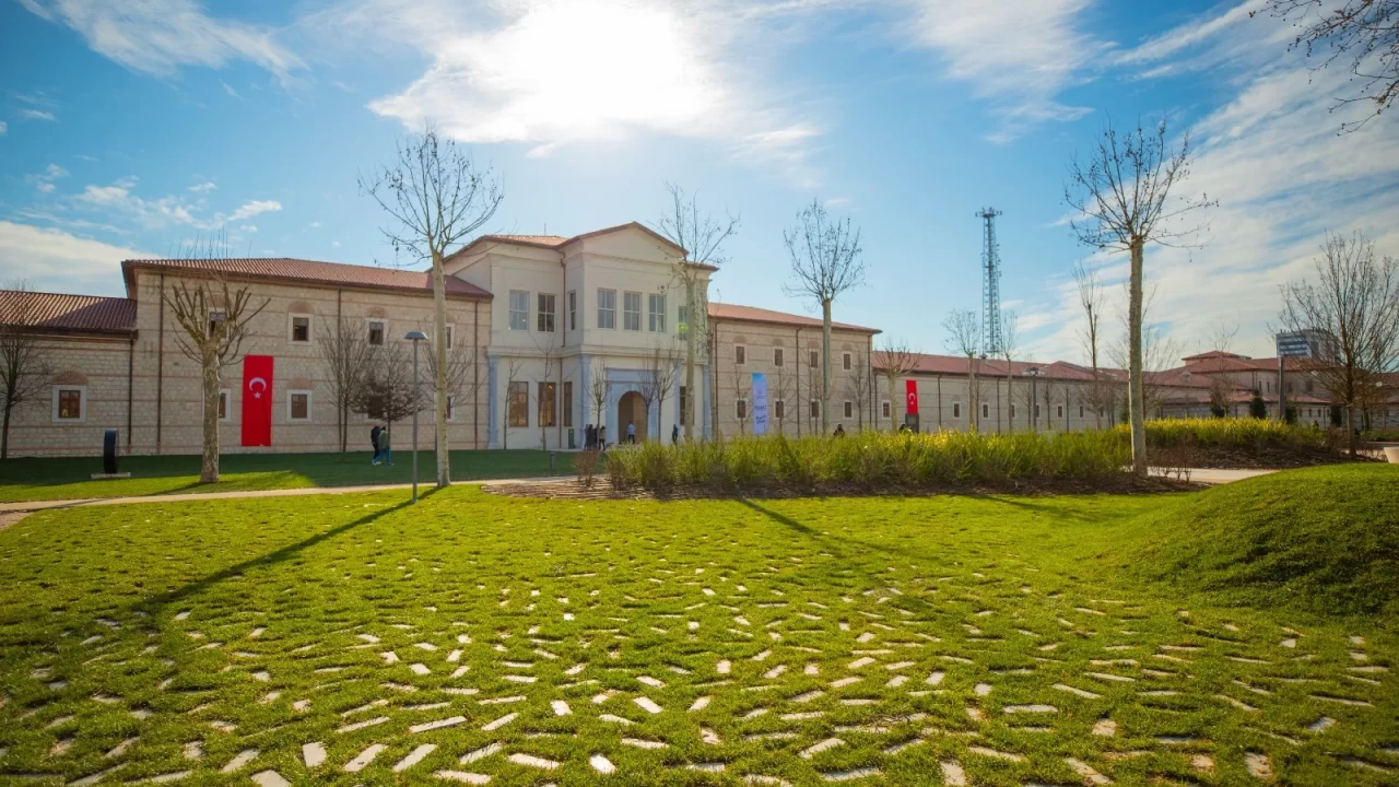 Kültür ve Turizm Bakanı Ersoy: Rami, yaşamın içinde bir kültür ve buluşma mekânına dönüştü!