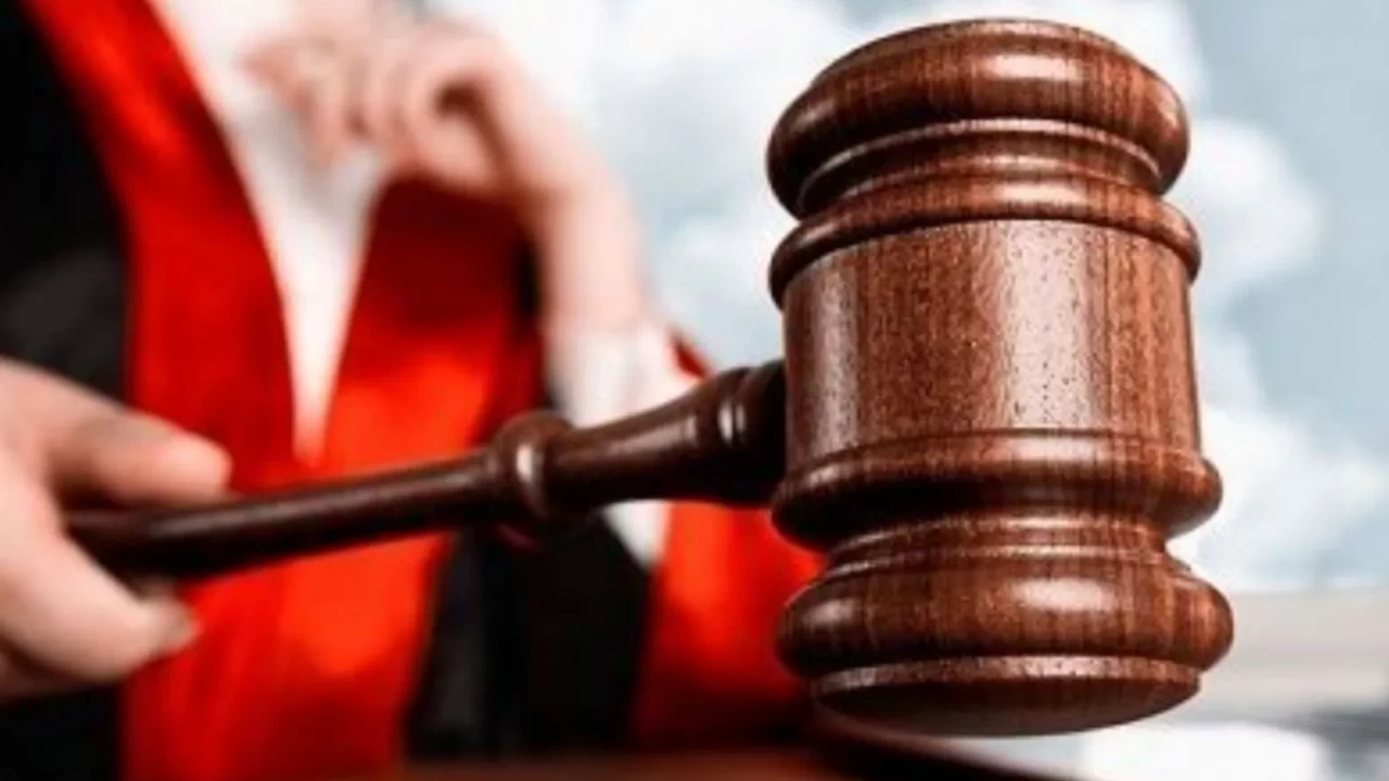 40 bin dolarlık saat tuzakla çalındı: 3 sanığa dava açıldı