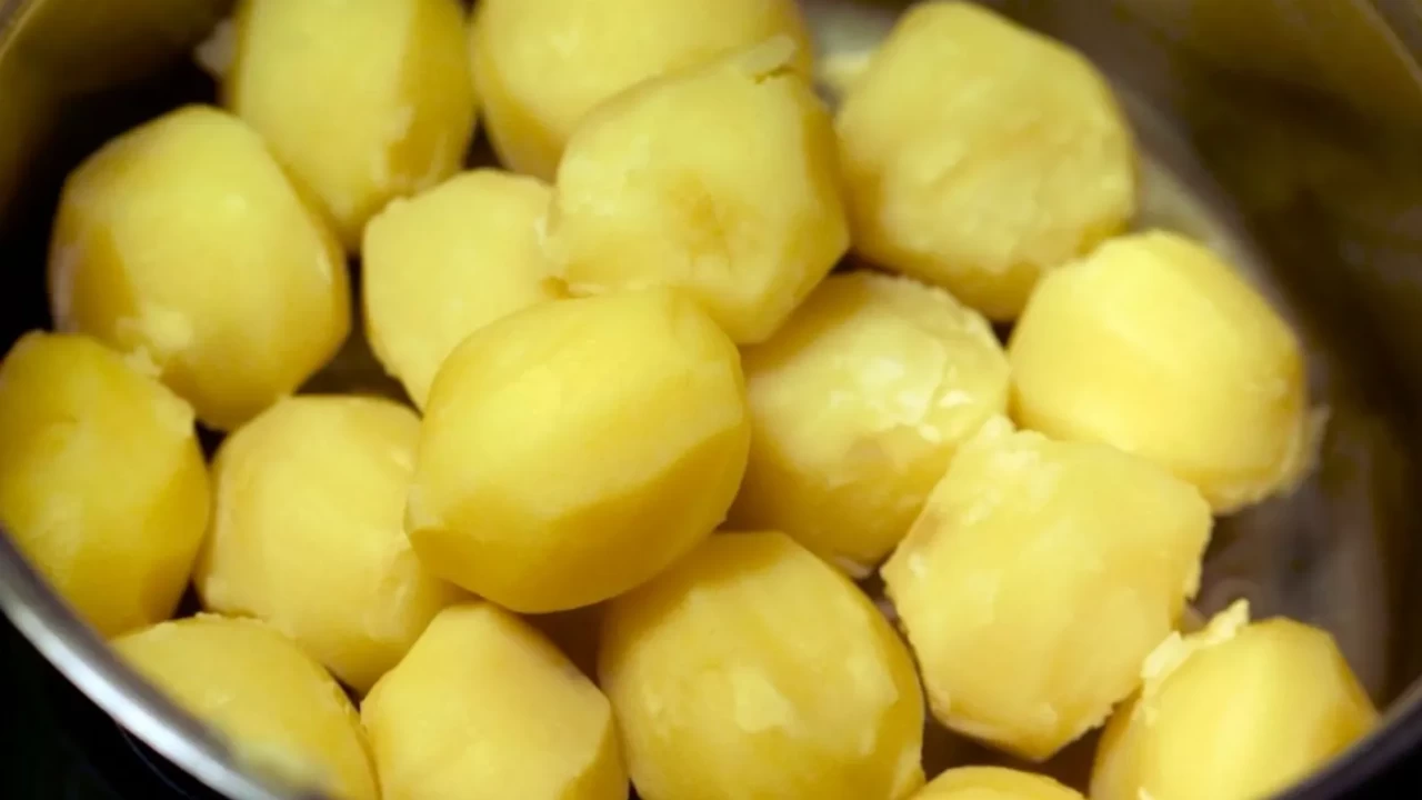 Karbonhidrat severlere müjde: Pişirip soğutunca kalorisi düşüyor!  Dirençli nişasta  mucizesi nedir?