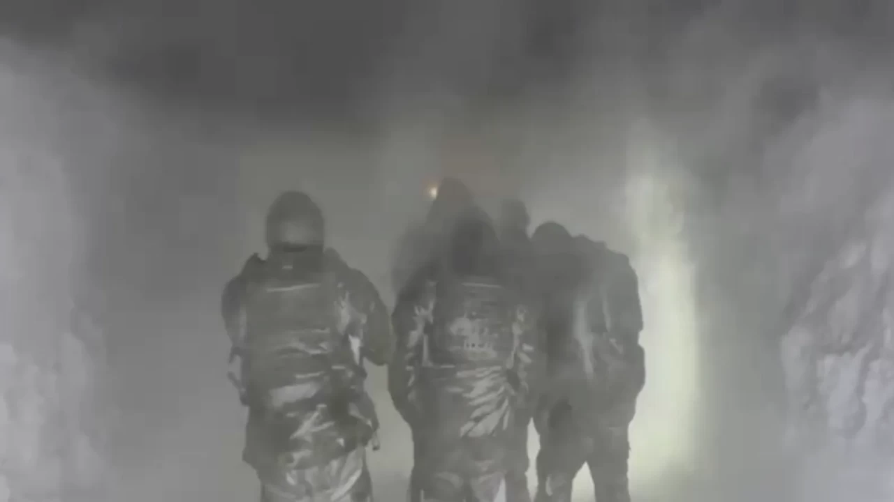 Ağrı'da tipi bastırdı! Kağızman-Ağrı yolunda iki kişi mahsur kaldı